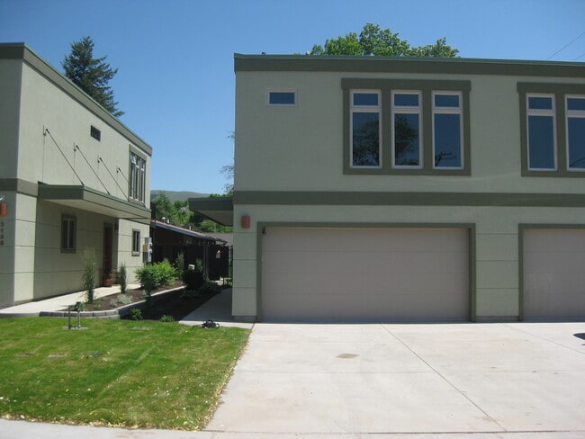 Building Photo - INE316