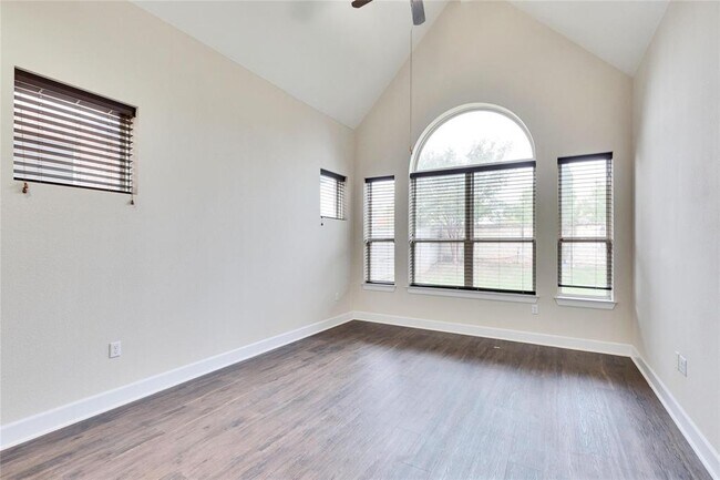 Foto del edificio - 14208 Tyburn Trail