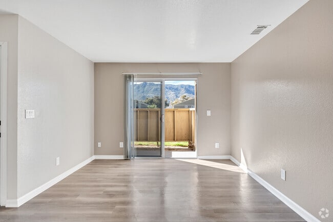 1 habitación, 1 baño, 650 pies cuadrados, sala de estar - Windscape Village Apartments