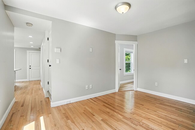 Building Photo - ***Please Respond Directly to the Online L...