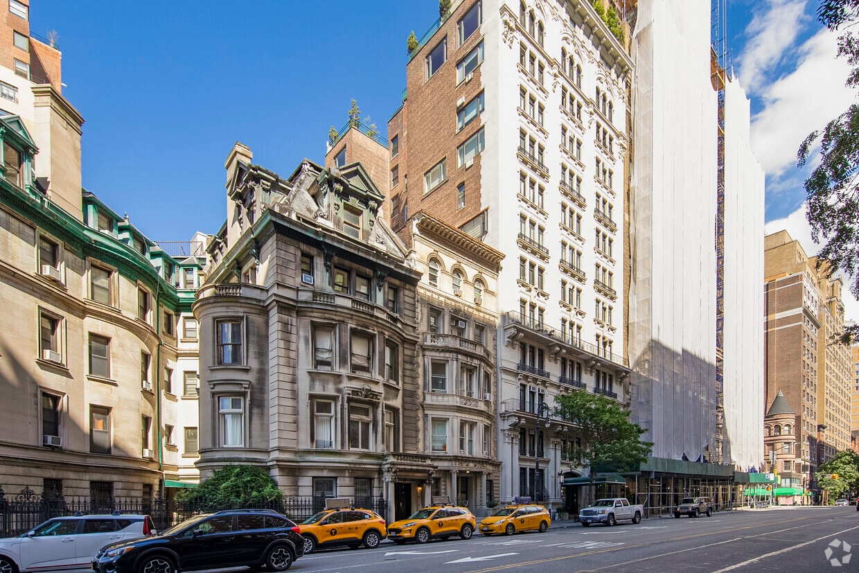 309 W 72nd St, New York, NY 10023 Apartments in New York, NY