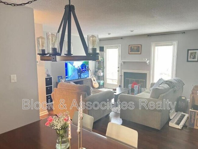 Foto del edificio - 5438 Sharpe Dr