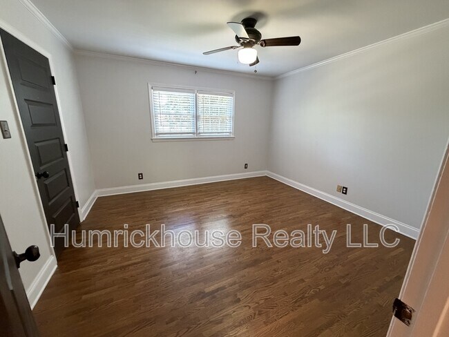 Foto del edificio - 1215 Pinecrest Ave