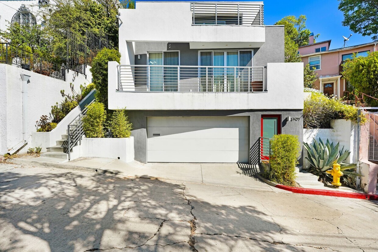 Foto principal - Your Perfect 3/2.5 Los Angeles Home Availa...