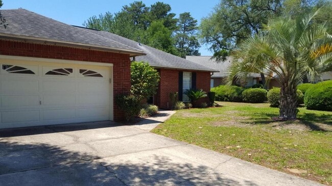 Foto del edificio - 1592 Parkwood Ct W