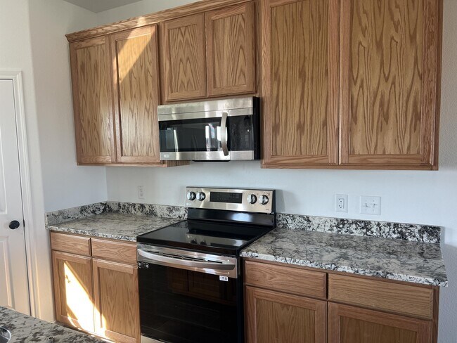 Foto del edificio - 7912 S Lone Star Pkwy