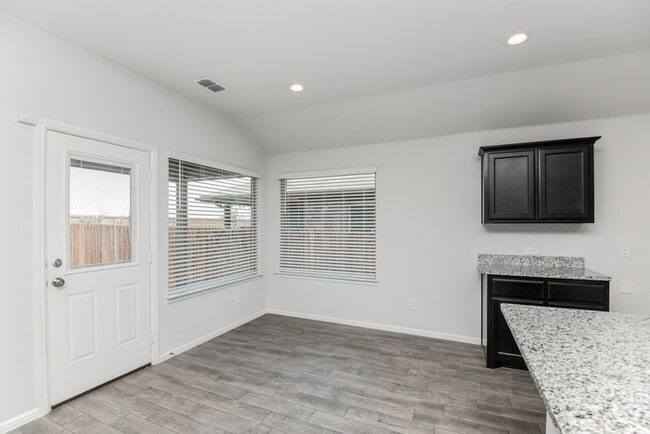 Building Photo - 9732 Walnut Cove Dr