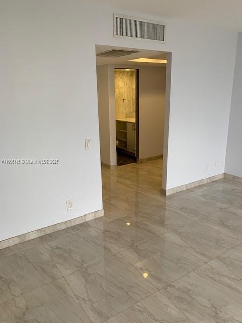 Foto del edificio - 20301 W Country Club Dr