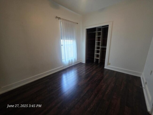 Building Photo - 305 Grandview Ave