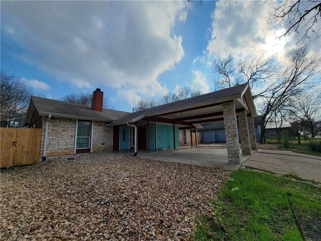 Building Photo - 2903 Catalina Dr