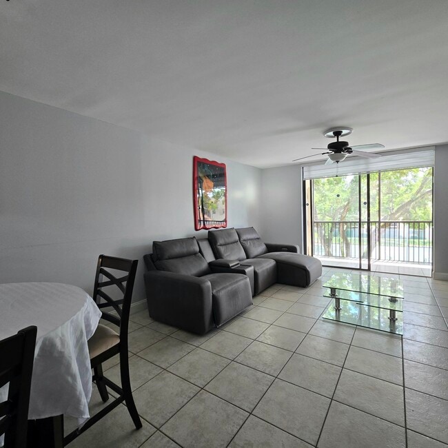 Building Photo - 10501 W Broward Blvd