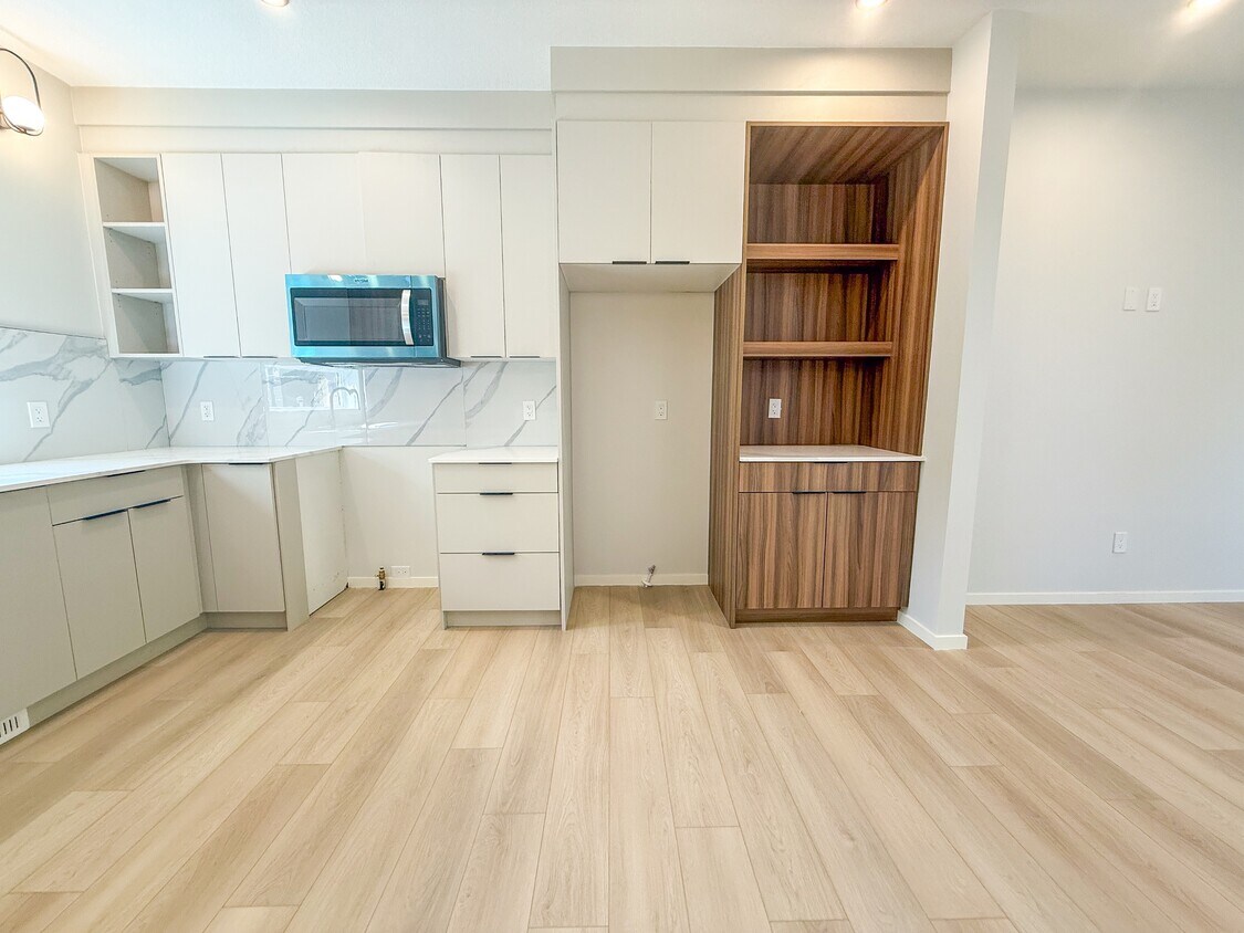 Photo principale - 9303-9123 123 Ave NW