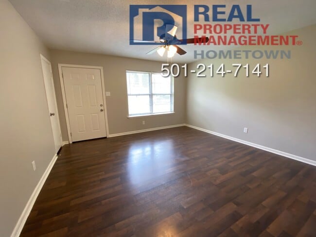 Building Photo - 501 Pamela Dr