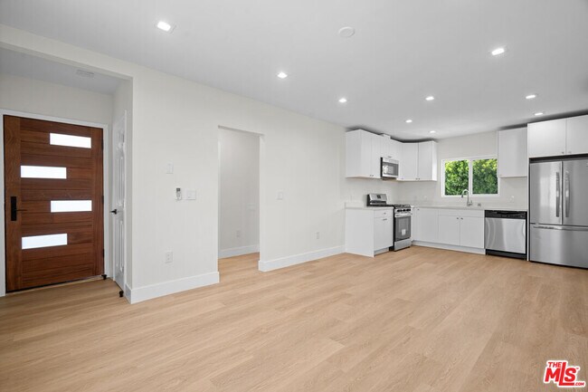 Foto del edificio - 420 S Sepulveda Blvd