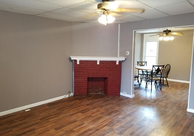 Building Photo - 1412 E Lycoming St