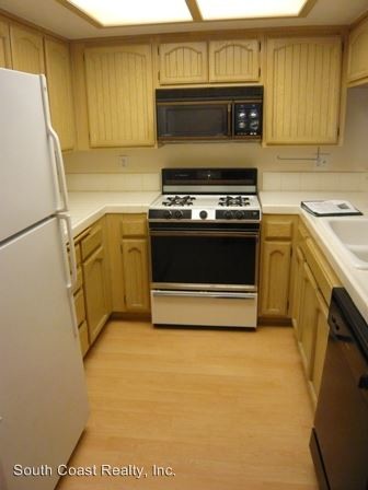 Building Photo - 2 br, 2 bath House - 7638 Hollister #266