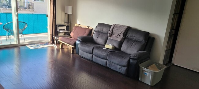 Livingroom - 4281 Lowell St
