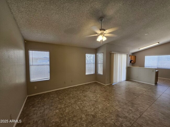 Building Photo - 3040 E Bluefield Ave
