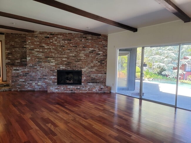 Foto del edificio - 7190 Fircrest Ave