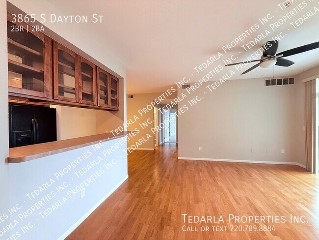 Foto del edificio - 3865 S Dayton St