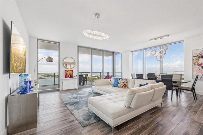 Foto del edificio - 5120 Marina Wy