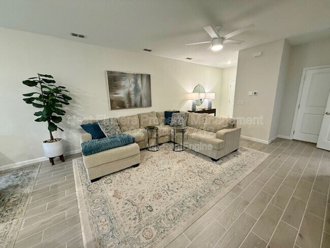 Foto del edificio - 376 Belfort Ct