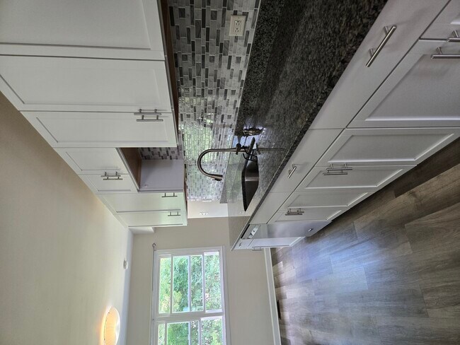 Foto del edificio - 220 Kingman Ln
