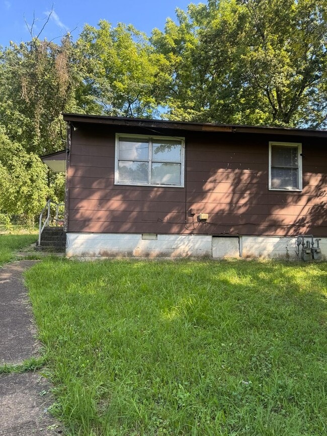 Building Photo - 249 S Dillard Ave