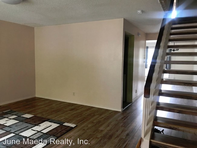 Building Photo - 1120 Wainiha St