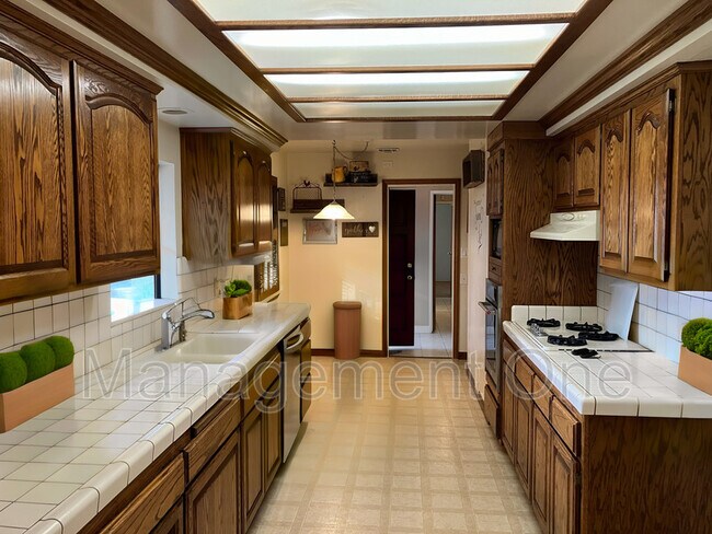 Foto del edificio - 1709 Garretson Ave