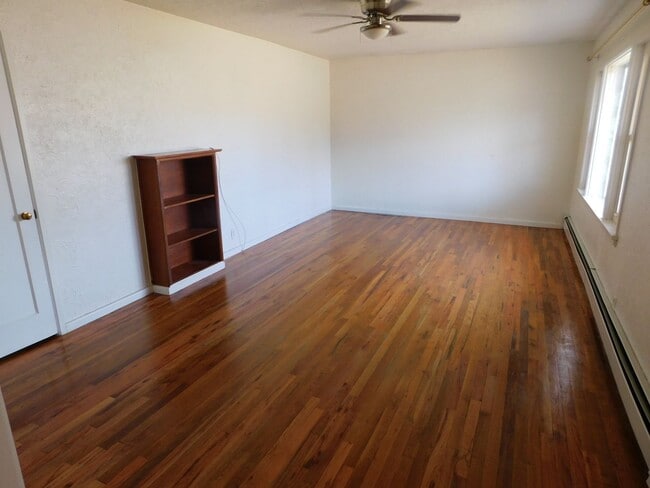 Building Photo - Spacious Home in Palisade