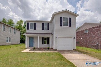 Building Photo - 102 Whitestone Dr NE
