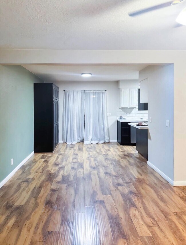Foto del edificio - 525 S 1100 E