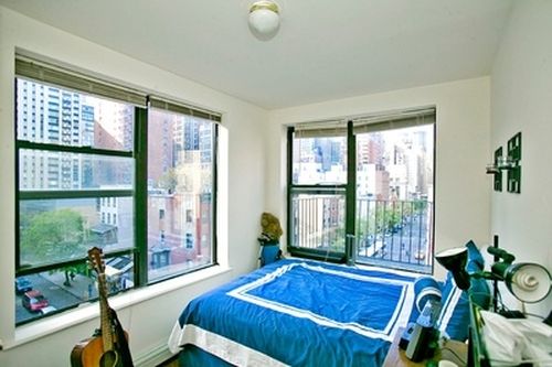 Primary Photo - 210 Lexington Ave