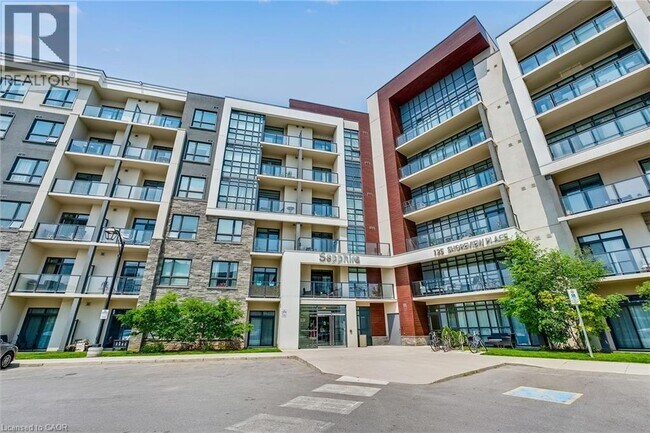Building Photo - 125 Shoreview Pl