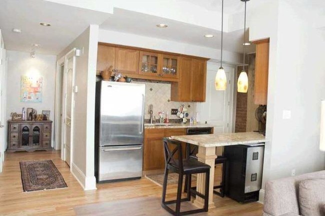 Foto del edificio - 908 Juniper St NE