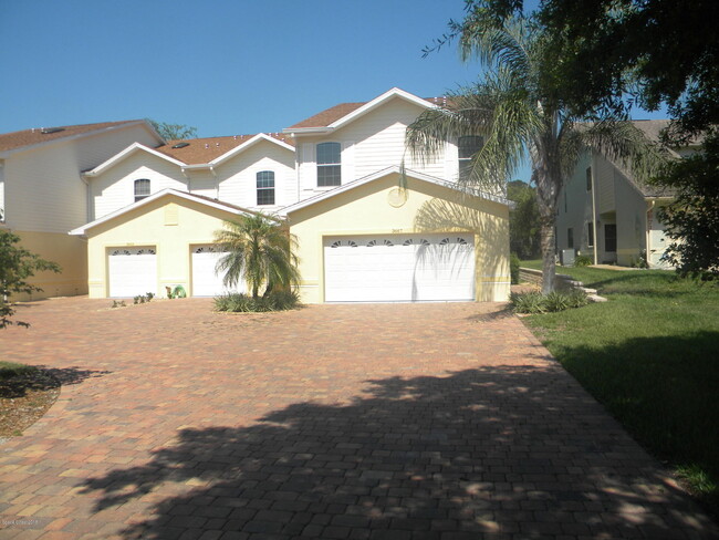 Building Photo - 3667 Sawgrass Dr