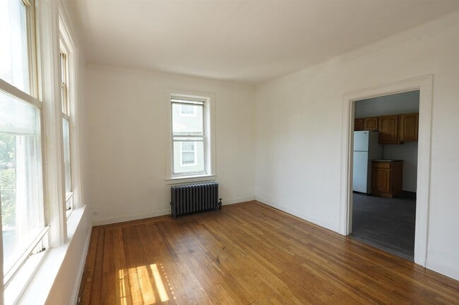 Building Photo - 573 Ave E