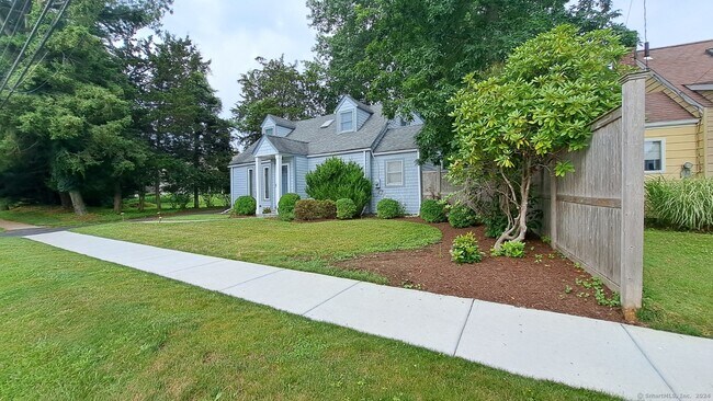 Foto del edificio - 914 S Pine Creek Rd
