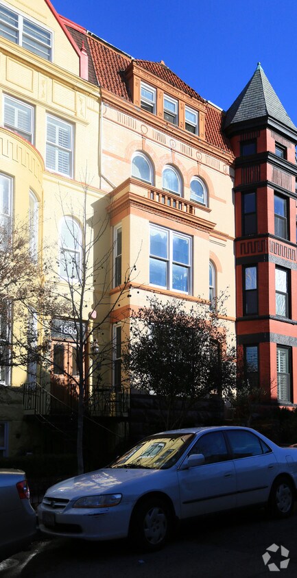 Building Photo - 1861 Mintwood Pl NW