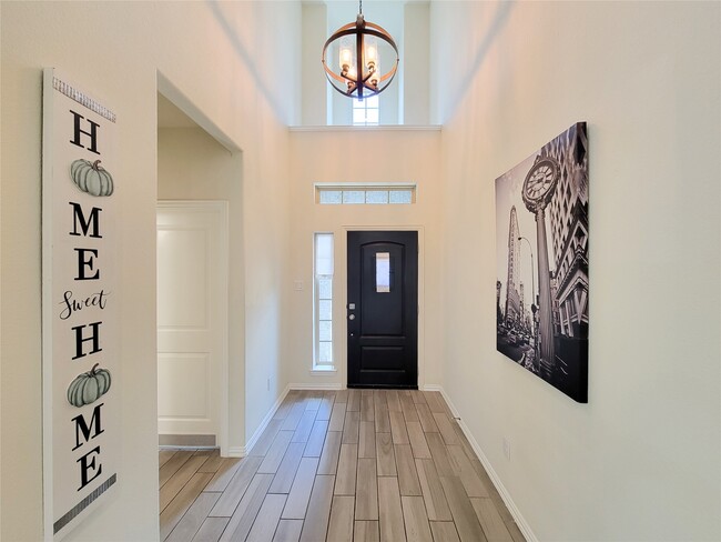 Building Photo - 28638 Monarch Cliffs Dr