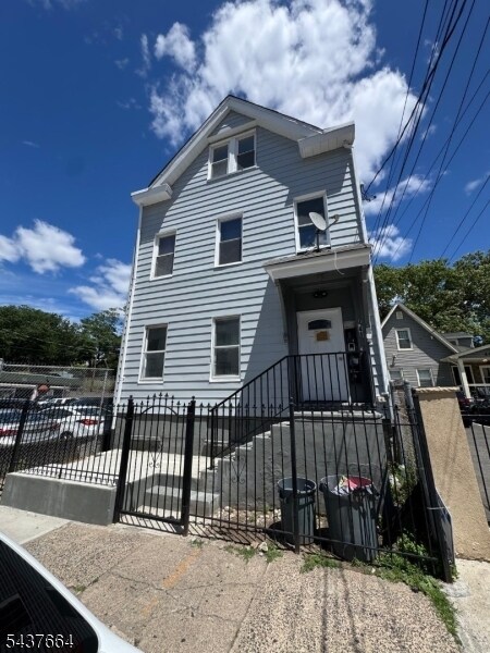 Foto del edificio - 441 Summer St