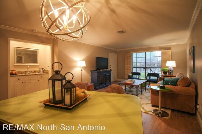 Building Photo - 2 br, 2 bath House - 7926 Broadway St  106A