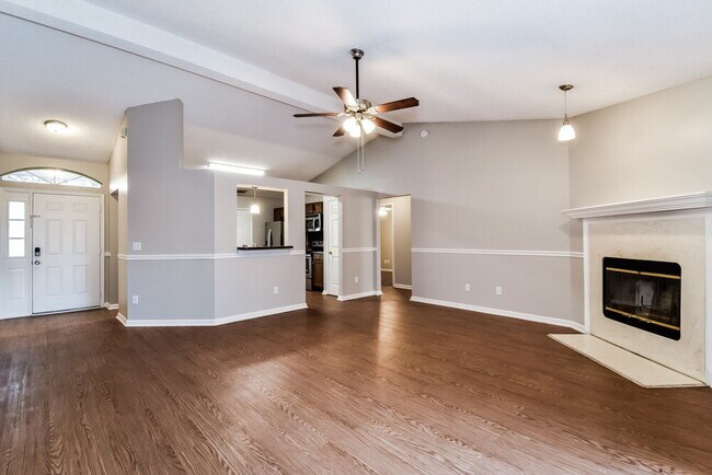 Foto del edificio - 1243 Windy Willows Dr