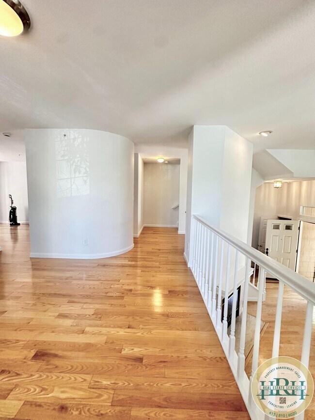 Foto del edificio - Charming 3BR|2.5BA Palo Alto Townhome – Pr...