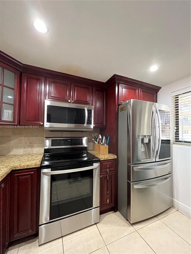 Primary Photo - 10865 SW 112th Ave