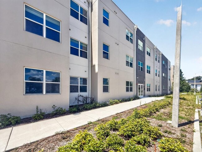Building Photo - 4424 S Texas Ave