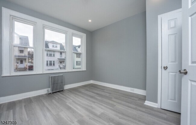 Foto del edificio - 127 Brookwood St