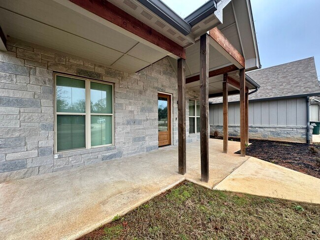 Foto del edificio - Stunning 3/2/2 on the Outskirts of Lindale!