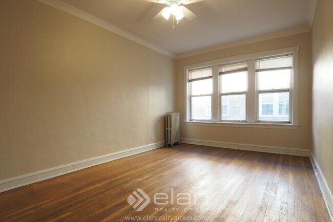 Building Photo - 4045 N Mozart St